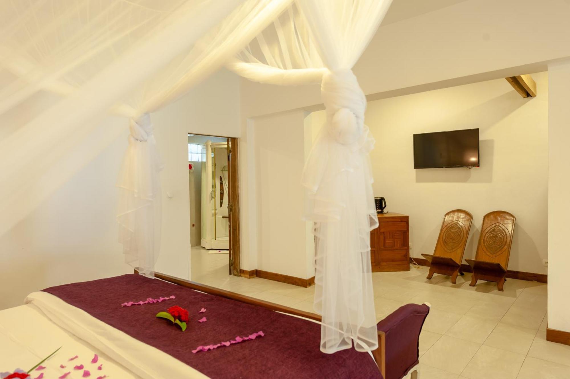 Nosy Be Hotel & Spa Ambondrona  외부 사진